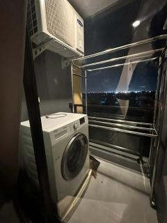 Near Safari Park and BTS Bangchan condo swimming, fitness, cooking, family-friendly rental - Ban Bang Chan - 3