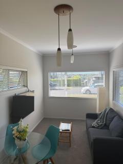 Coastal comfort, close to beach & eateries - Auckland - 1