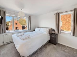 Amaya Nine Sleeps 7 Large 4 bed house - Bottesford - Bottesford - 8