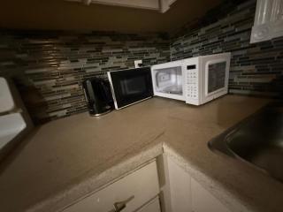 UPTOWN WATERLOO-KWC ROOM-Best Location,Lowest Prices - Waterloo - 3