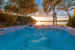 Channel Marker Exclusive Lakefront Home wHot Tub Custom Bunk Room Dock Optional Boat Rental 1418 - Mooresville - 8