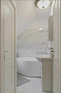 White luxury house - Bucharest - 4