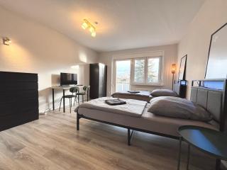 Myflat Apartment mit 6 Betten, 3 Schlafzimmern und Balkon bei Leipzig BMW, Amazon, Porsche, Messe - 1