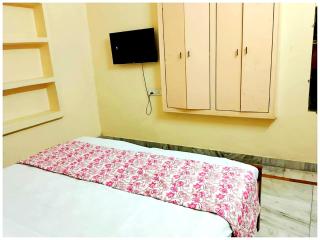 BUDGET VARANASI HOTEL P - G - O N - G A N G E S - R I V E R - near Tulshi Ghat - fully Air Conditioned hotel at Prime Location - BEST RIVER VIEW HOTEL - - 3