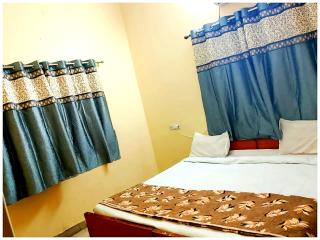 BUDGET VARANASI HOTEL P - G - O N - G A N G E S - R I V E R - near Tulshi Ghat - fully Air Conditioned hotel at Prime Location - BEST RIVER VIEW HOTEL - - 8