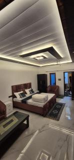 Saraswati Palace and Resort - Ayodhya - 8