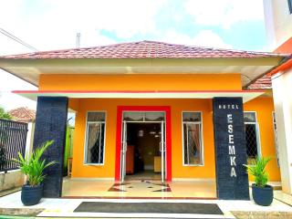 Esemka Hotel and Convention Kotabumi - 9