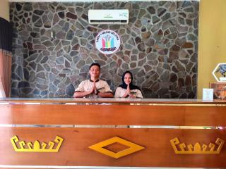Esemka Hotel & Convention - - 7