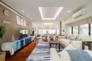 Luxurious 6BR Villa with Pool & Games at Sukhumvit - 0