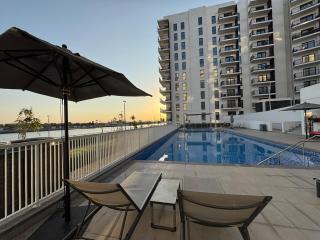 Waterfront Studio Cozy & Stylish Stay - Pet-Friendly - Abu Dhabi - 6