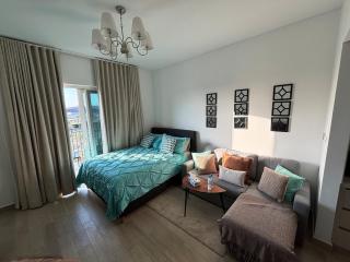 Waterfront Studio Cozy & Stylish Stay - Pet-Friendly - Abu Dhabi - 9