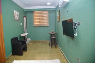 Franco joy AIR B&B - Amasaman - 2