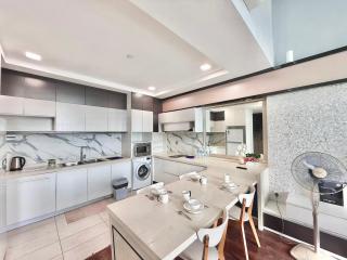 Riverson Soho near Imago KK Times Square by Chillmore-3BR - Kota Kinabalu - 8