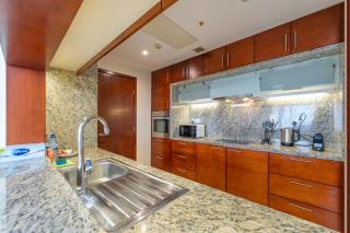 Downtown Retreat | 1BR with Skyline Views & WiFi - 2