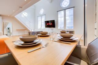 Contemporary 2-Bedroom Apartment in Wanstead, London - Londra - 9