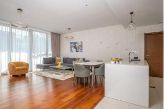 Lush 2BR & Maids City Walk with Burj Khalifa View - 4