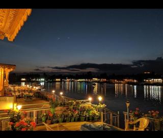 Mossess Retreat Group Of Houseboats - Srinagar - 8