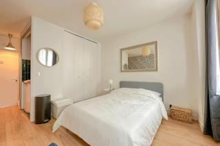 Trendy Studio Heart of Bastille Lively Street - 8