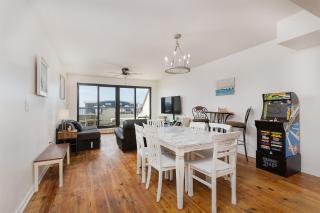 Beach Paradise - Perfect Ocean Sunset Views with Pool & Sauna & Breakfast! - 2
