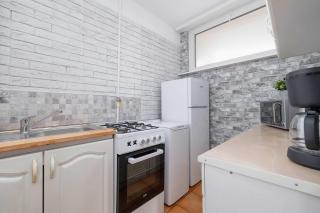 Spacious Studio with Balcony in Katowice by Noclegi Renters - 6
