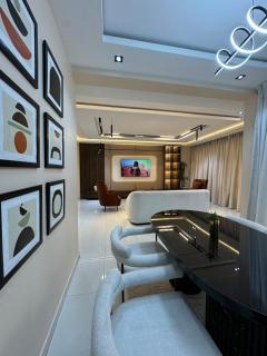 De'Luxuries 2 Bedroom Apartment in Ikoyi with Pool - 7