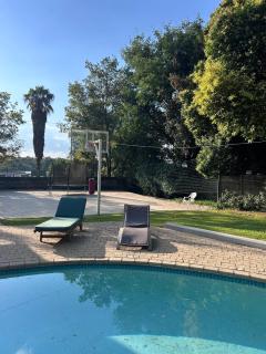 Home Away from Home - Deluxe Queen & Twin Studio - Johannesburg - 7