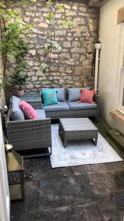 Boutique Bath apartment with 2 beautiful bedrooms - 4