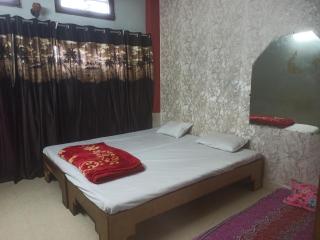 Raj home stay - Varanasi - 0