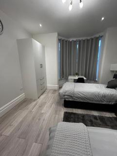 Stunning Flat For Short Stays - Southampton - 7
