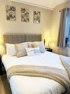 Lewisham - Southeast London - Stunning 5 Bedroom House - Sleeps up to 10 guests - Business - Contractors - Families - Leisure - - 0