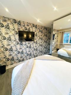 Lewisham - Southeast London - Stunning 5 Bedroom House - Sleeps up to 10 guests - Business - Contractors - Families - Leisure - - 5