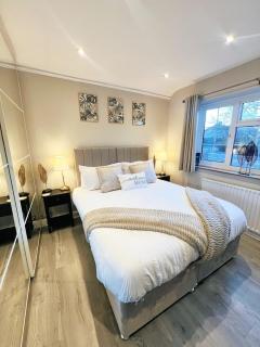 Lewisham - Southeast London - Stunning 5 Bedroom House - Sleeps up to 10 guests - Business - Contractors - Families - Leisure - - 4