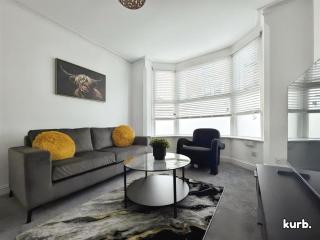 Avon Villa - 4 bedroom house - Nottingham - 0