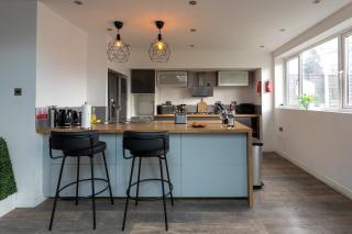 Brand New 5 Bed Home, Wolverhampton - Wolverhampton - 2