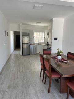 Luminoso y Amplio departamento centrico - 0