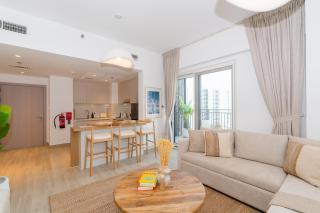 One Bedroom Apartment in Yas Island with Complimentary Yas Theme Park Tickets - Abu Dhabi - 0