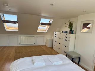 Redland's Fun & Colourful Artistic House - Bristol - 9
