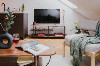Prague Days - Attic Maisonette - Workspace - Netflix - Vinohrady - Prague - 4
