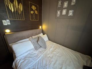 Air Residences Luxury Condo with Balcony Netflix Wifi - Manila - 4