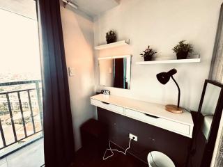 Air Residences Luxury Condo with Balcony Netflix Wifi - 1