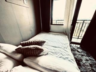 Air Residences Luxury Condo with Balcony Netflix Wifi - Manila - 9