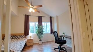 NEW Top corner 2-story one bedroom condo Venetian Vacation La Jolla luxury furnished central near beach and UTC mall - San Diego - 3