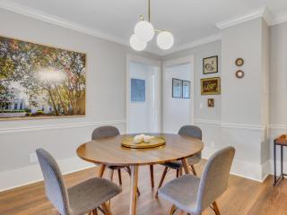 Charming Cottage Near Forsyth Park Heated Pool Access Walk to Restaurants Historic Sites More 1390 - 4