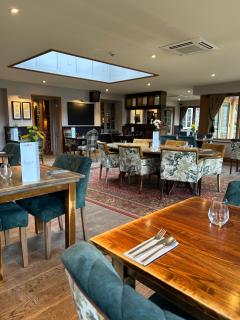 Elveden Inn - - 8