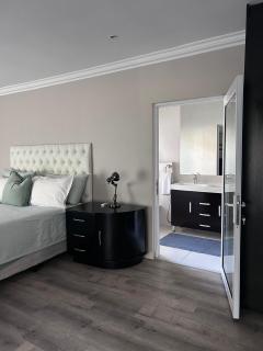 Home away from home- 1 spacious bedroom house - Joanesburgo - 8