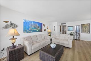 Two-balcony beachfront condo with pool/tennis/grills - 6