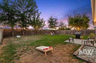 Charming Home ear Triple Play Silverwood Hayden Lake Fire Pi Fenced Yard a Plum Tree 1219 - Hayden - 8