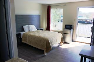 Homestead Inn - 5