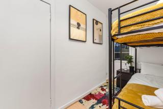 Cosy Cityscape Two Bed Apartment - Londra - 5
