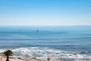 Studio w King Bed Sea Views Promenade - Cape Town - 6
